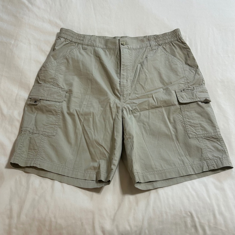 Columbia Sportswear Mens Khaki Cargo Shorts Tan Cotton Size Large 8 Inseam